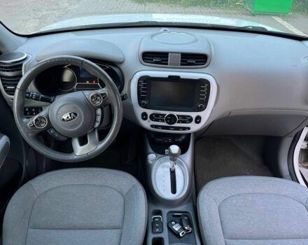 Белый Киа Soul, объемом двигателя 0 л и пробегом 114 тыс. км за 9800 $, фото 1 на Automoto.ua
