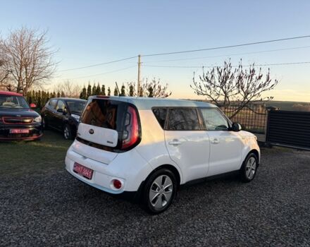 Белый Киа Soul, объемом двигателя 0 л и пробегом 151 тыс. км за 5900 $, фото 4 на Automoto.ua