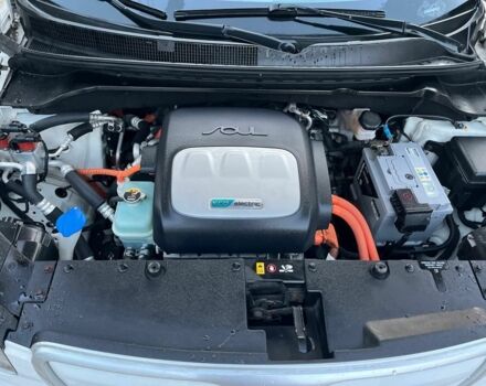 Белый Киа Soul, объемом двигателя 0 л и пробегом 114 тыс. км за 9800 $, фото 16 на Automoto.ua