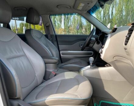 Белый Киа Soul, объемом двигателя 2.7 л и пробегом 94 тыс. км за 6400 $, фото 16 на Automoto.ua