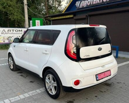 Белый Киа Soul, объемом двигателя 0 л и пробегом 114 тыс. км за 9800 $, фото 6 на Automoto.ua