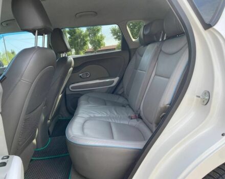 Белый Киа Soul, объемом двигателя 2.7 л и пробегом 94 тыс. км за 6400 $, фото 18 на Automoto.ua