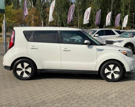 Белый Киа Soul, объемом двигателя 2.7 л и пробегом 94 тыс. км за 6400 $, фото 7 на Automoto.ua
