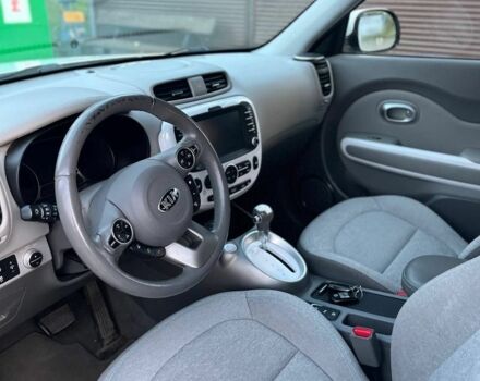 Белый Киа Soul, объемом двигателя 0 л и пробегом 114 тыс. км за 9800 $, фото 8 на Automoto.ua