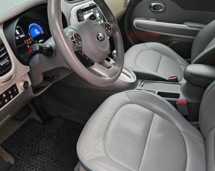 Білий Кіа Soul, об'ємом двигуна 0 л та пробігом 59 тис. км за 7300 $, фото 8 на Automoto.ua