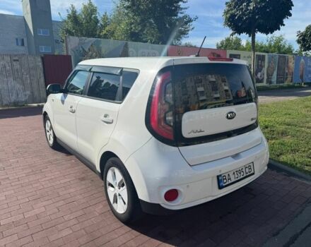 Білий Кіа Soul, об'ємом двигуна 0 л та пробігом 150 тис. км за 4500 $, фото 4 на Automoto.ua