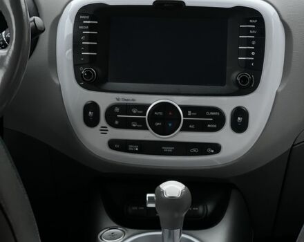 Белый Киа Soul, объемом двигателя 0 л и пробегом 128 тыс. км за 6600 $, фото 12 на Automoto.ua