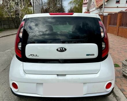 Белый Киа Soul, объемом двигателя 0 л и пробегом 100 тыс. км за 6000 $, фото 1 на Automoto.ua