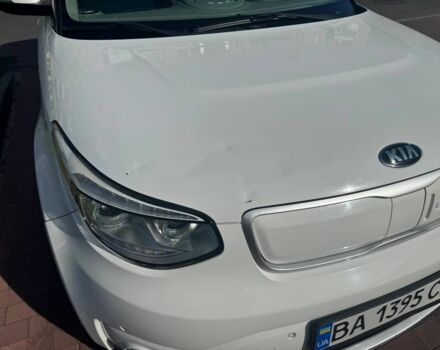 Білий Кіа Soul, об'ємом двигуна 0 л та пробігом 150 тис. км за 4500 $, фото 7 на Automoto.ua