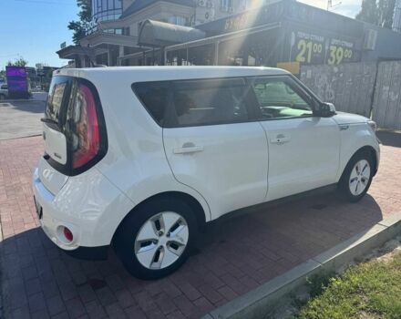 Білий Кіа Soul, об'ємом двигуна 0 л та пробігом 150 тис. км за 4500 $, фото 3 на Automoto.ua