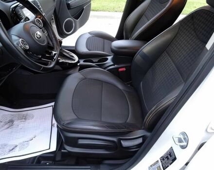 Білий Кіа Soul, об'ємом двигуна 1.6 л та пробігом 48 тис. км за 6000 $, фото 7 на Automoto.ua