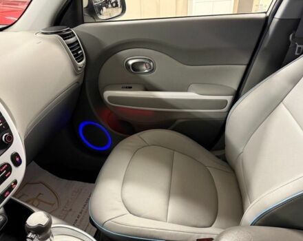 Белый Киа Soul, объемом двигателя 0 л и пробегом 91 тыс. км за 10400 $, фото 6 на Automoto.ua