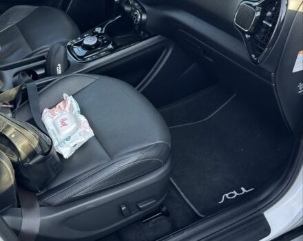 Белый Киа Soul, объемом двигателя 0 л и пробегом 147 тыс. км за 16999 $, фото 10 на Automoto.ua