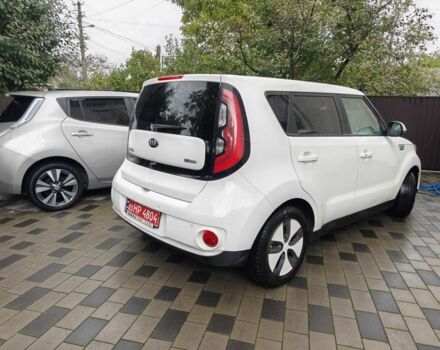 Белый Киа Soul, объемом двигателя 0 л и пробегом 131 тыс. км за 6950 $, фото 2 на Automoto.ua
