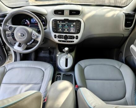 Белый Киа Soul, объемом двигателя 0 л и пробегом 131 тыс. км за 6950 $, фото 8 на Automoto.ua