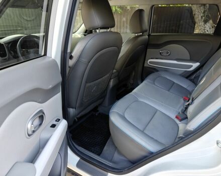 Белый Киа Soul, объемом двигателя 0 л и пробегом 131 тыс. км за 6950 $, фото 7 на Automoto.ua