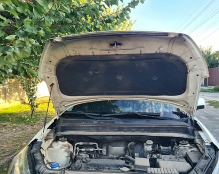 Белый Киа Soul, объемом двигателя 1.6 л и пробегом 173 тыс. км за 7000 $, фото 21 на Automoto.ua