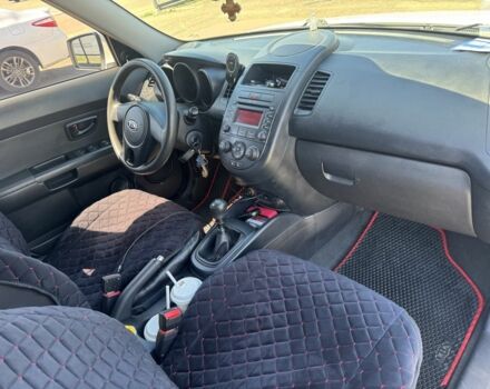 Белый Киа Soul, объемом двигателя 1.6 л и пробегом 167 тыс. км за 7600 $, фото 27 на Automoto.ua