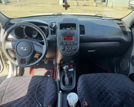 Белый Киа Soul, объемом двигателя 1.6 л и пробегом 167 тыс. км за 7600 $, фото 16 на Automoto.ua