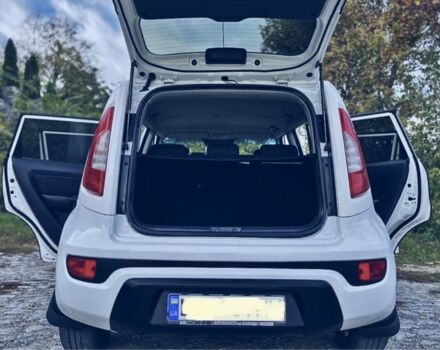 Белый Киа Soul, объемом двигателя 1.6 л и пробегом 168 тыс. км за 6500 $, фото 3 на Automoto.ua