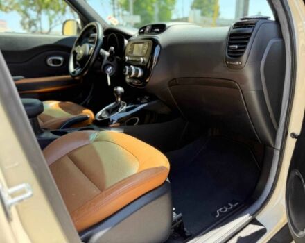 Белый Киа Soul, объемом двигателя 2 л и пробегом 66 тыс. км за 5800 $, фото 9 на Automoto.ua