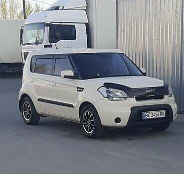 Кіа Soul 2009 у Львові на Automoto.ua Білий Кіа Soul, об'ємом двигуна 1.6 л та пробігом 203 тис. км за 6000 $, фото 1 на Automoto.ua