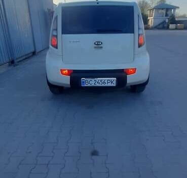 Кіа Soul 2009 у Львові на Automoto.ua Білий Кіа Soul, об'ємом двигуна 1.6 л та пробігом 203 тис. км за 6000 $, фото 8 на Automoto.ua