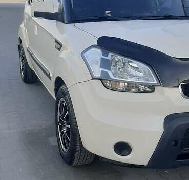 Кіа Soul 2009 у Львові на Automoto.ua Білий Кіа Soul, об'ємом двигуна 1.6 л та пробігом 203 тис. км за 6000 $, фото 3 на Automoto.ua