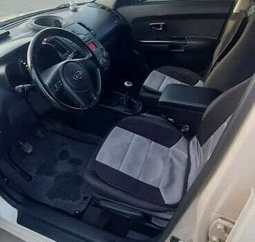 Кіа Soul 2009 у Львові на Automoto.ua Білий Кіа Soul, об'ємом двигуна 1.6 л та пробігом 203 тис. км за 6000 $, фото 13 на Automoto.ua