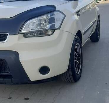 Кіа Soul 2009 у Львові на Automoto.ua Білий Кіа Soul, об'ємом двигуна 1.6 л та пробігом 203 тис. км за 6000 $, фото 4 на Automoto.ua