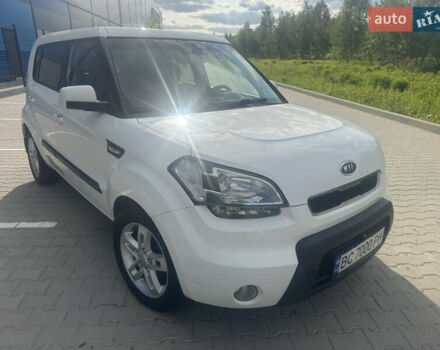 Белый Киа Soul, объемом двигателя 1.58 л и пробегом 224 тыс. км за 7600 $, фото 4 на Automoto.ua
