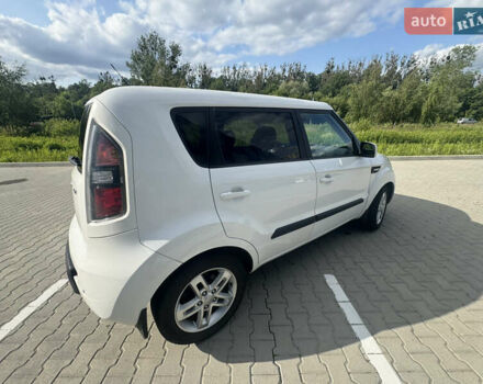 Белый Киа Soul, объемом двигателя 1.58 л и пробегом 224 тыс. км за 7600 $, фото 6 на Automoto.ua