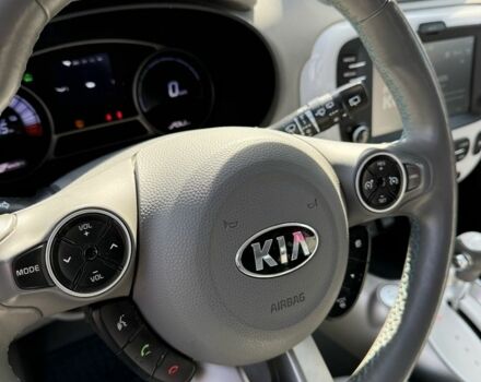 Білий Кіа Soul, об'ємом двигуна 0 л та пробігом 89 тис. км за 7900 $, фото 13 на Automoto.ua