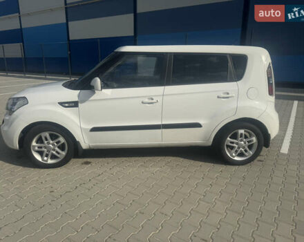 Белый Киа Soul, объемом двигателя 1.58 л и пробегом 224 тыс. км за 7600 $, фото 9 на Automoto.ua