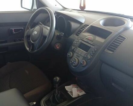 Белый Киа Soul, объемом двигателя 1.59 л и пробегом 150 тыс. км за 6700 $, фото 8 на Automoto.ua