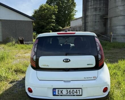 Білий Кіа Soul, об'ємом двигуна 0 л та пробігом 89 тис. км за 7900 $, фото 2 на Automoto.ua