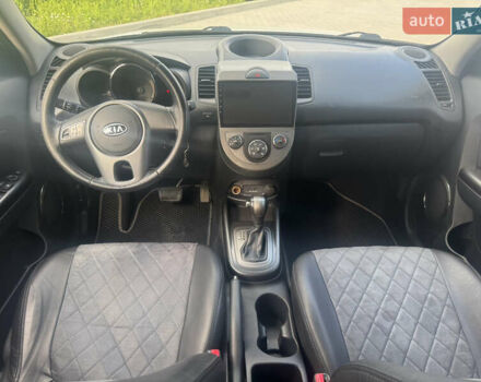 Белый Киа Soul, объемом двигателя 1.58 л и пробегом 224 тыс. км за 7600 $, фото 44 на Automoto.ua