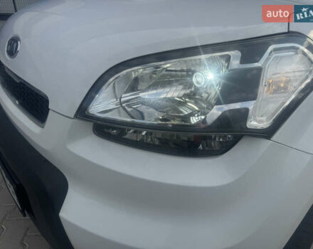 Белый Киа Soul, объемом двигателя 1.58 л и пробегом 224 тыс. км за 7600 $, фото 3 на Automoto.ua