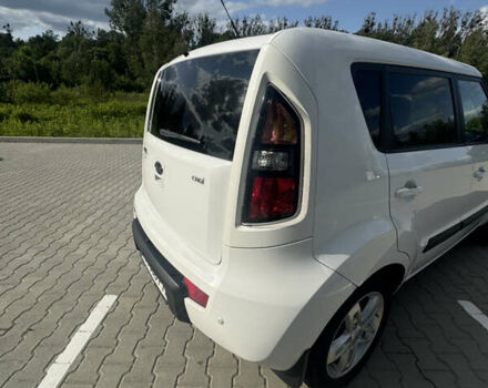 Белый Киа Soul, объемом двигателя 1.58 л и пробегом 224 тыс. км за 7600 $, фото 7 на Automoto.ua
