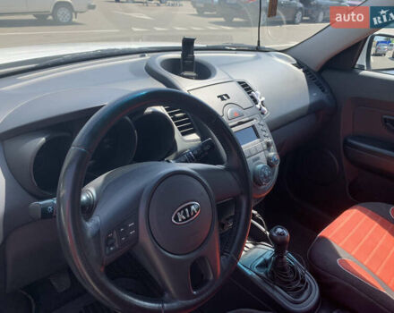 Білий Кіа Soul, об'ємом двигуна 1.59 л та пробігом 135 тис. км за 7000 $, фото 4 на Automoto.ua