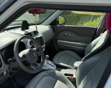 Білий Кіа Soul, об'ємом двигуна 0 л та пробігом 89 тис. км за 7900 $, фото 10 на Automoto.ua