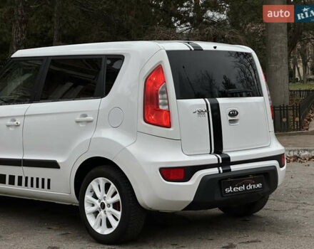 Белый Киа Soul, объемом двигателя 2 л и пробегом 228 тыс. км за 8499 $, фото 4 на Automoto.ua