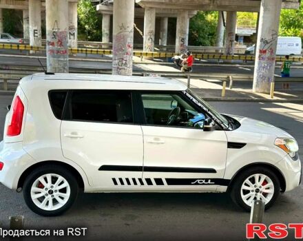 Белый Киа Soul, объемом двигателя 2 л и пробегом 228 тыс. км за 8500 $, фото 3 на Automoto.ua