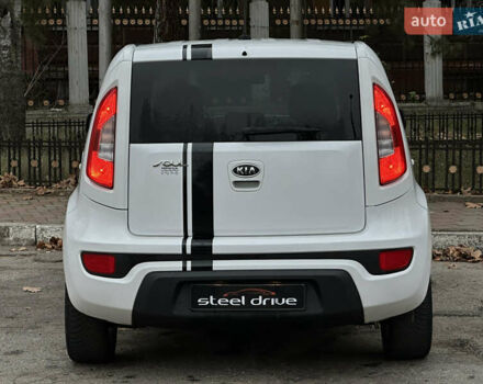 Белый Киа Soul, объемом двигателя 2 л и пробегом 228 тыс. км за 8499 $, фото 5 на Automoto.ua
