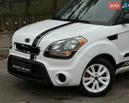 Белый Киа Soul, объемом двигателя 2 л и пробегом 228 тыс. км за 8499 $, фото 2 на Automoto.ua