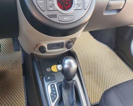 Белый Киа Soul, объемом двигателя 1.6 л и пробегом 150 тыс. км за 9500 $, фото 18 на Automoto.ua