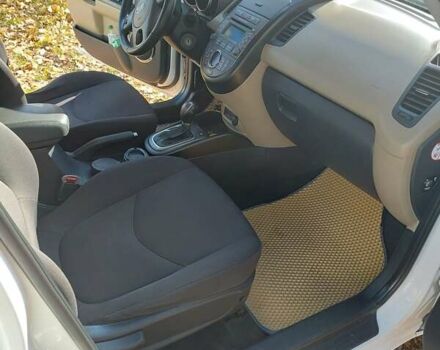 Белый Киа Soul, объемом двигателя 1.6 л и пробегом 150 тыс. км за 9500 $, фото 22 на Automoto.ua