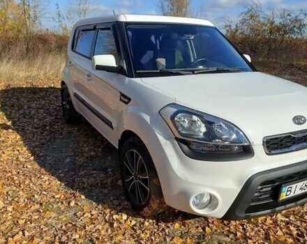 Белый Киа Soul, объемом двигателя 1.6 л и пробегом 150 тыс. км за 9500 $, фото 3 на Automoto.ua
