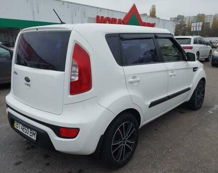 Белый Киа Soul, объемом двигателя 1.6 л и пробегом 150 тыс. км за 9500 $, фото 12 на Automoto.ua