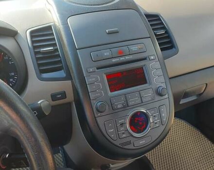 Белый Киа Soul, объемом двигателя 1.6 л и пробегом 150 тыс. км за 9500 $, фото 19 на Automoto.ua
